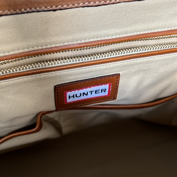 Hunter Kelso Leather Bag - Picture 11 of 13